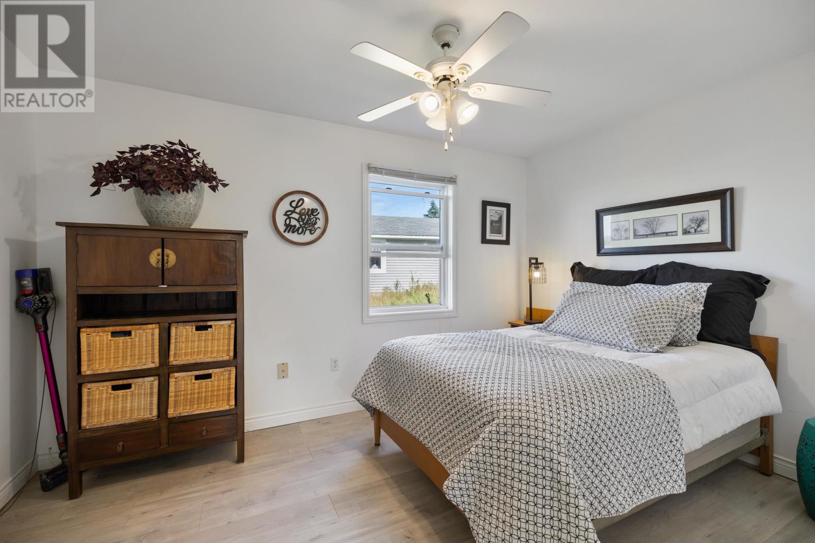 39 RIVERBANK DRIVE - 15