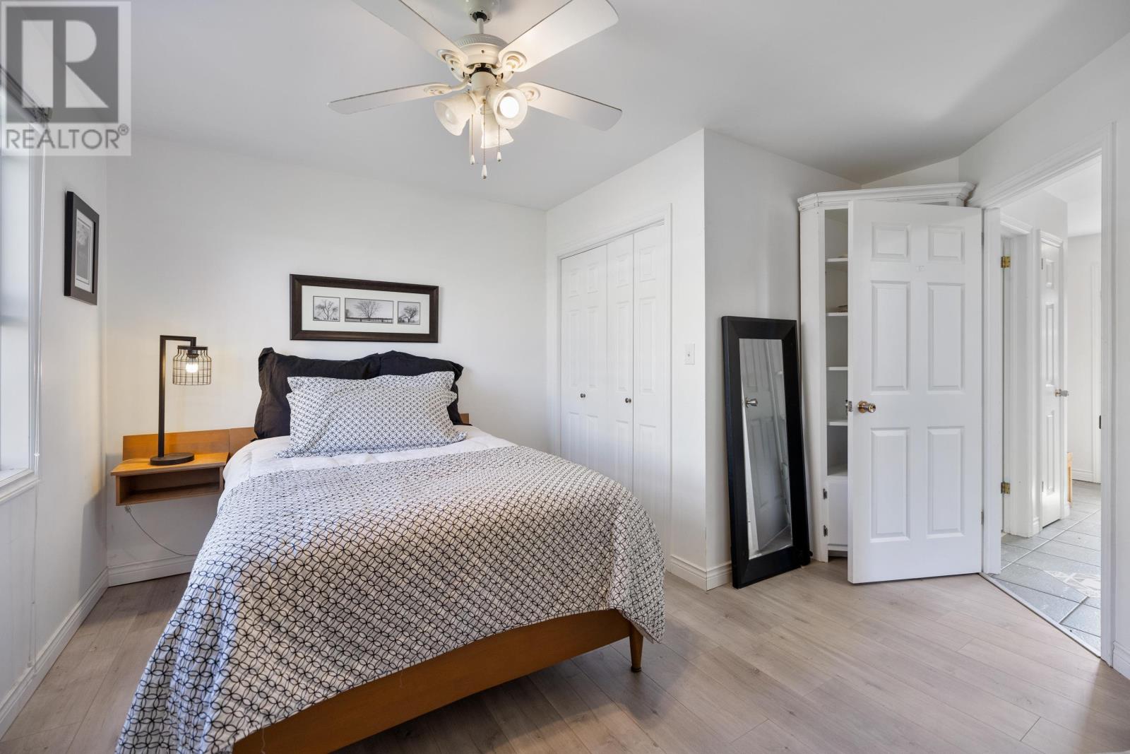 39 RIVERBANK DRIVE - 16