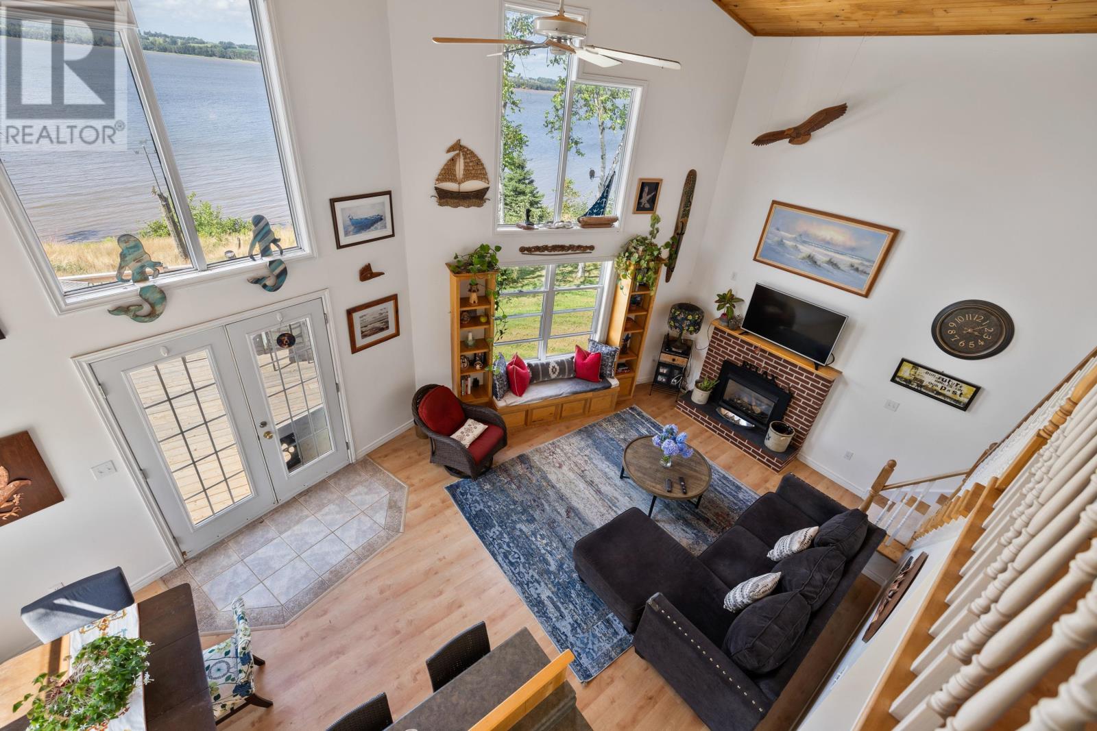 39 RIVERBANK DRIVE - 25