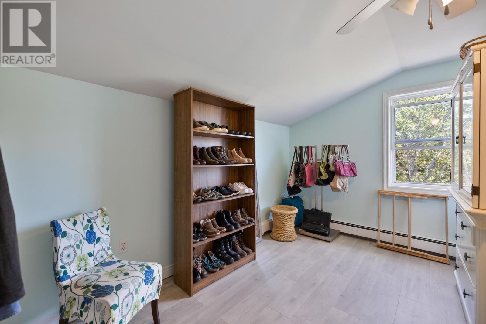 39 RIVERBANK DRIVE - 28