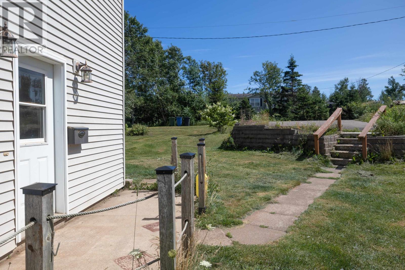 39 RIVERBANK DRIVE - 30