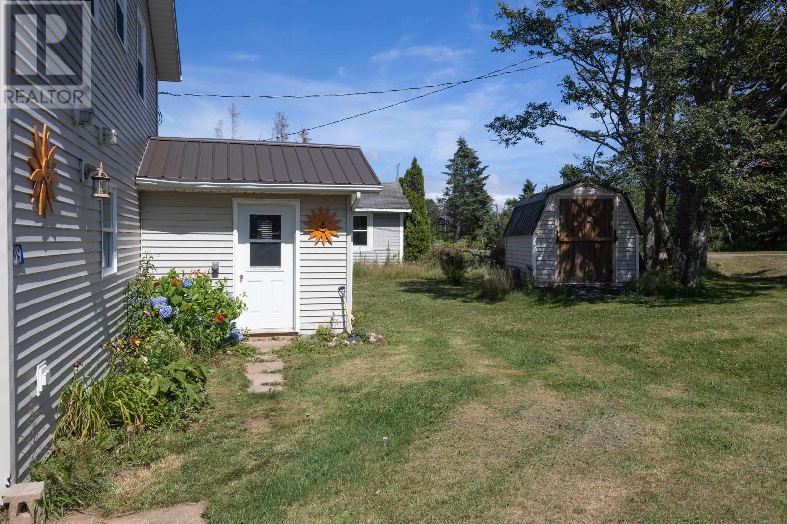 39 RIVERBANK DRIVE - 31