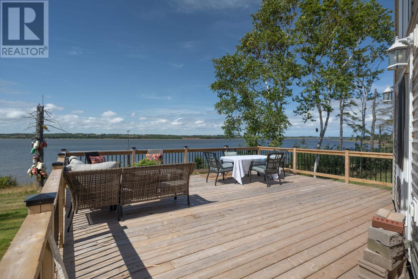 39 RIVERBANK DRIVE - 32