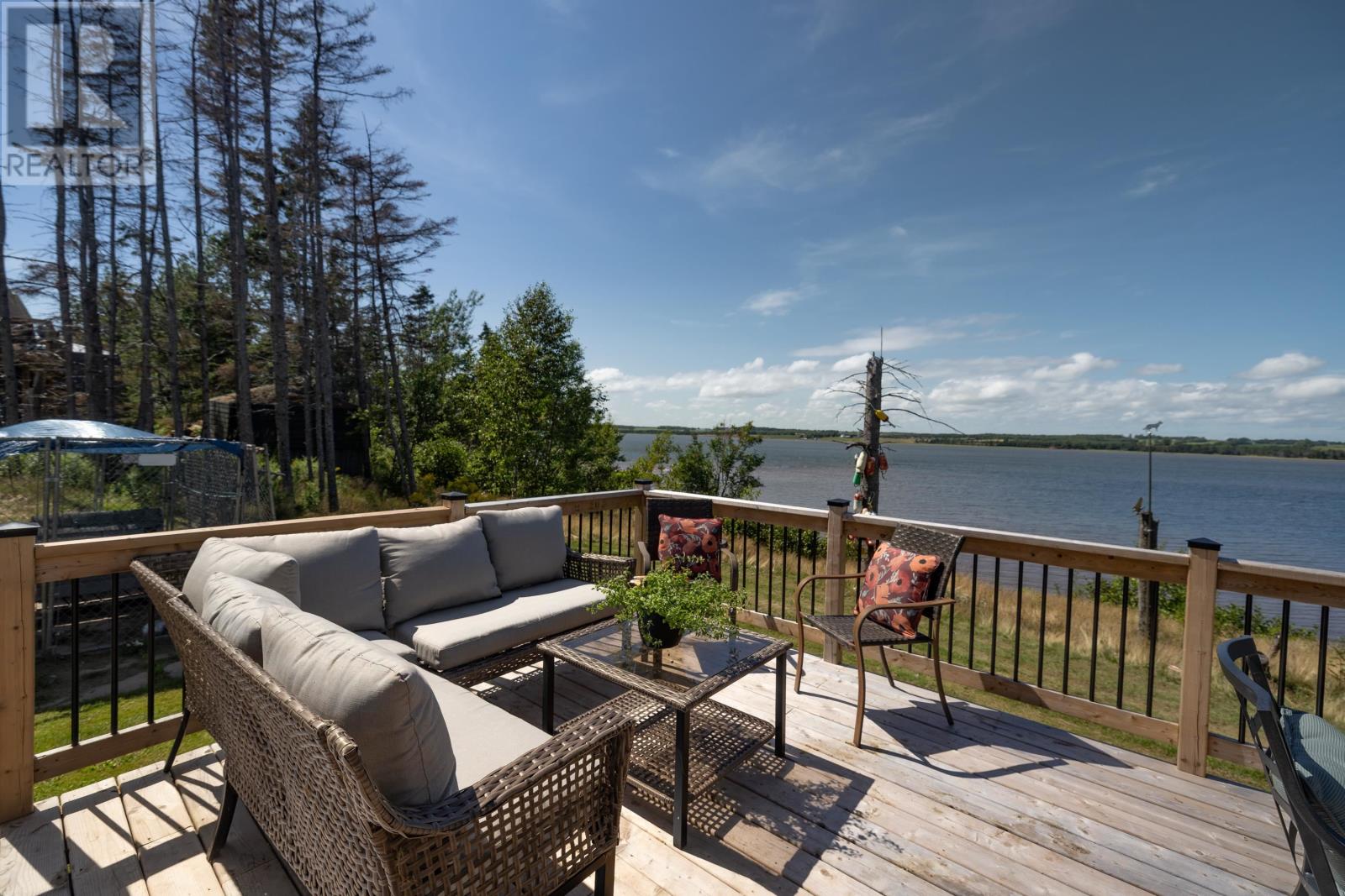 39 RIVERBANK DRIVE - 33