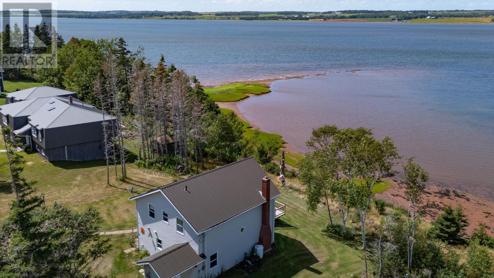 39 RIVERBANK DRIVE - 35