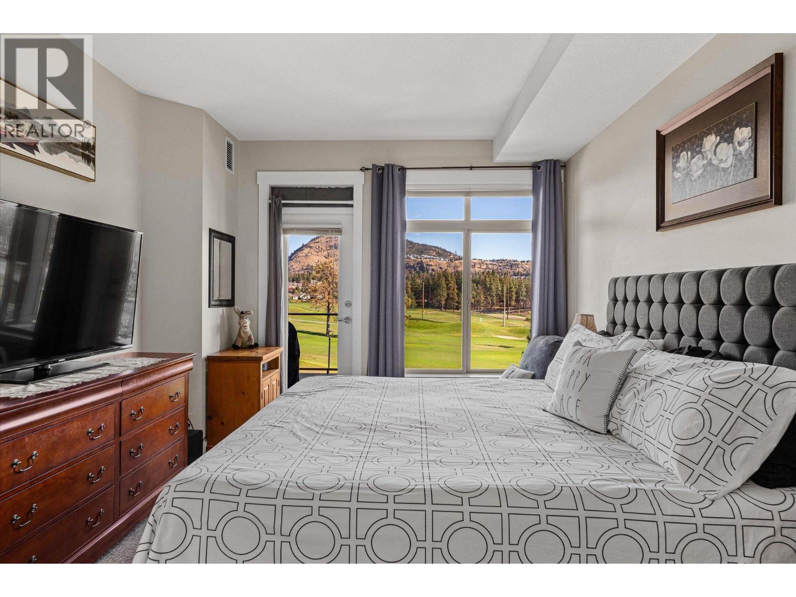 302 3545 Carrington Road, West Kelowna
