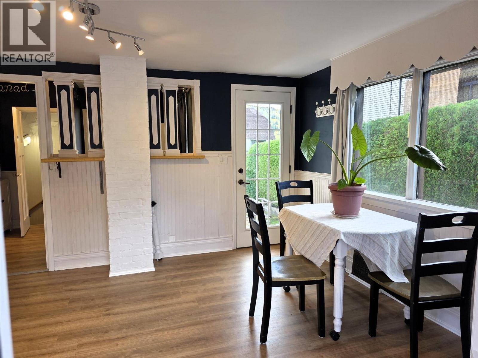 745 Kipling Street, Warfield