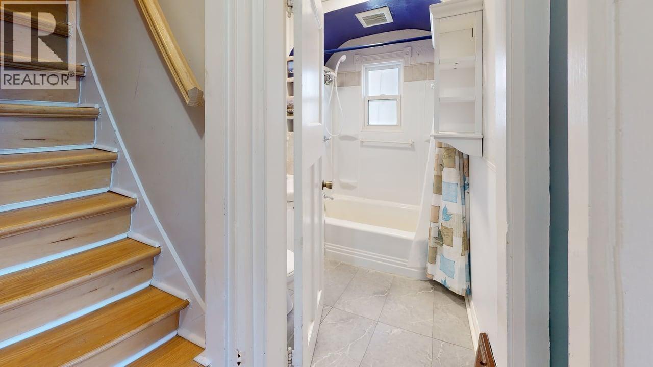 745 Kipling Street, Warfield