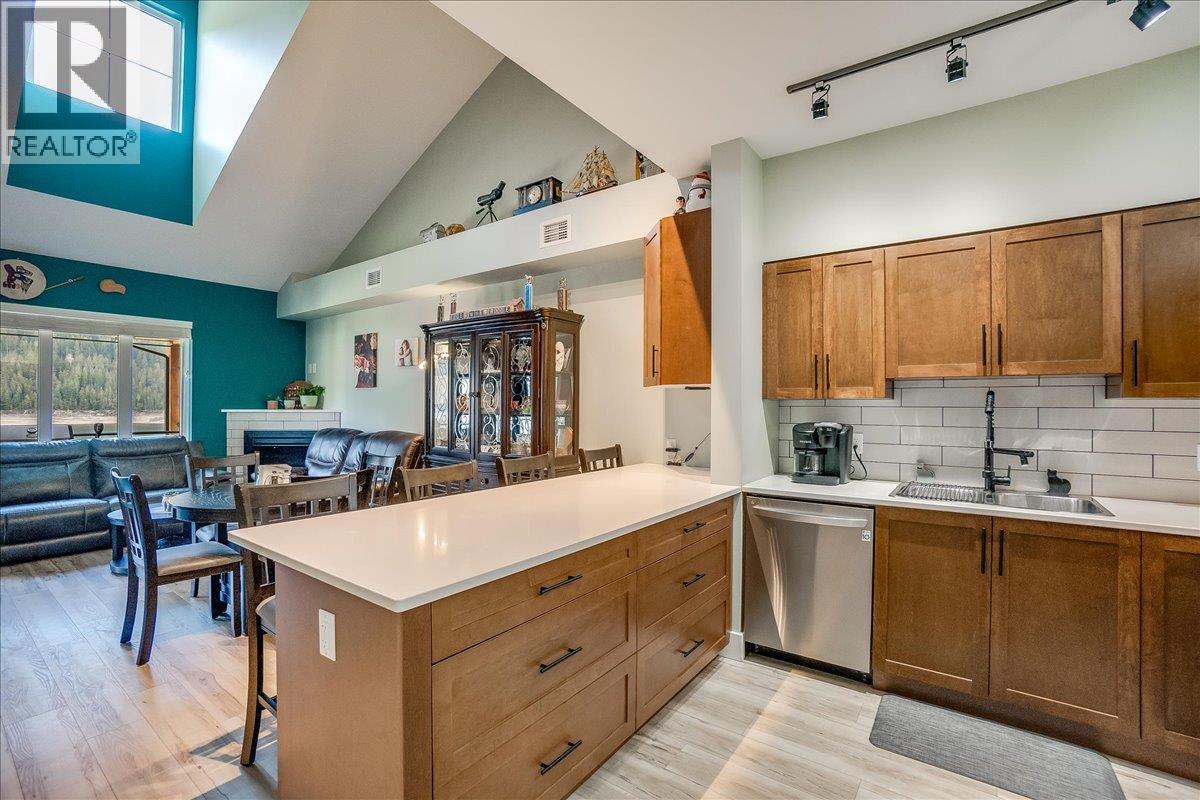 5570 Broadwater Road Unit# 315, Castlegar