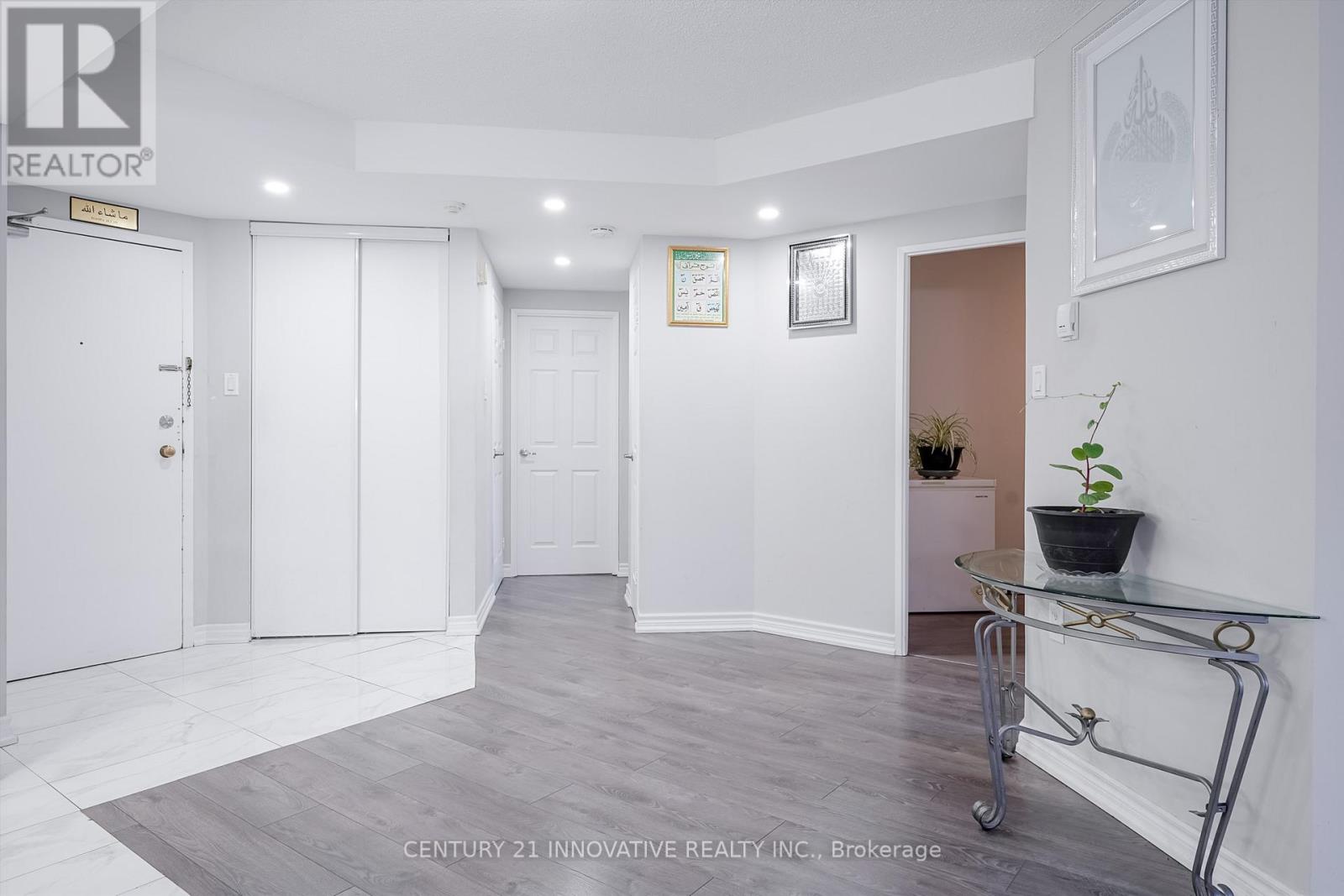 #205 5580 SHEPPARD AVENUE E - 21