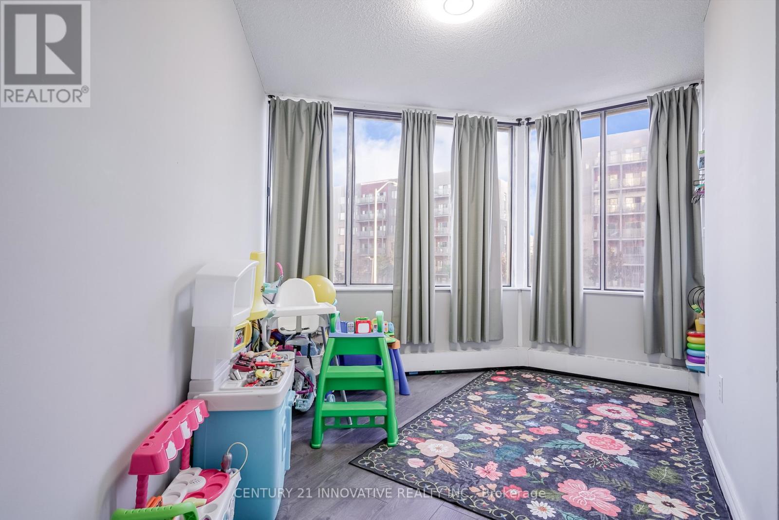 #205 5580 SHEPPARD AVENUE E - 22