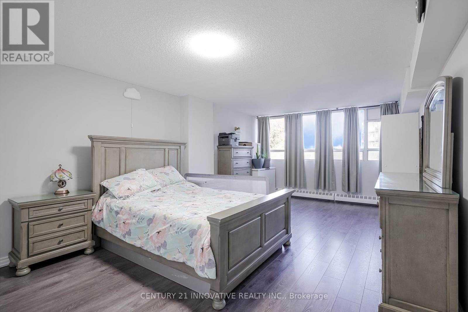 #205 5580 SHEPPARD AVENUE E - 25
