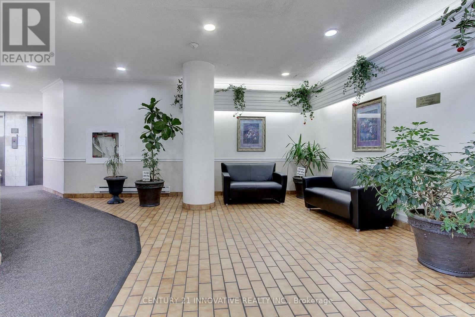 #205 5580 SHEPPARD AVENUE E - 33