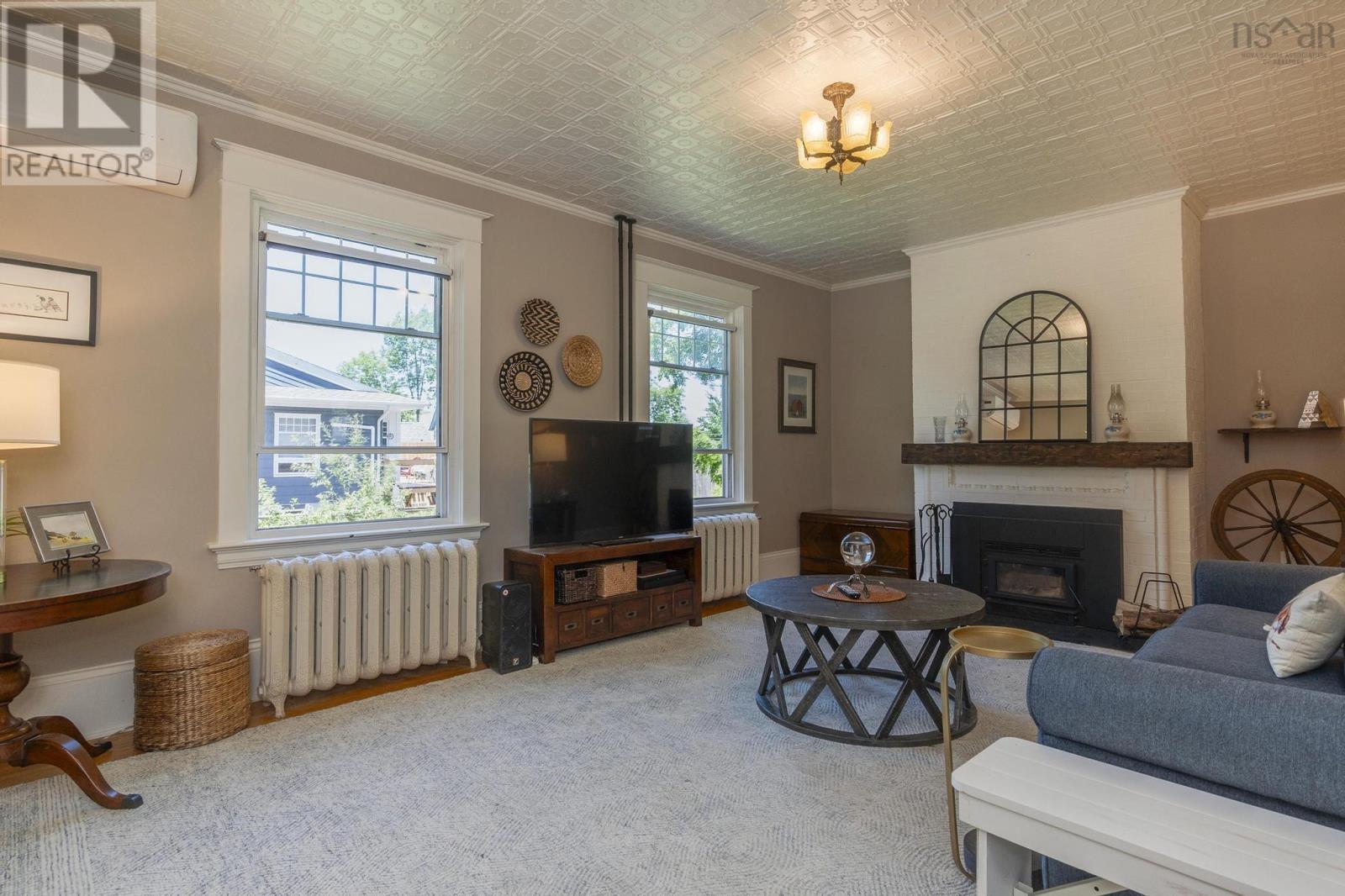 Property 15 of 51 of 57 Alexandra Avenue