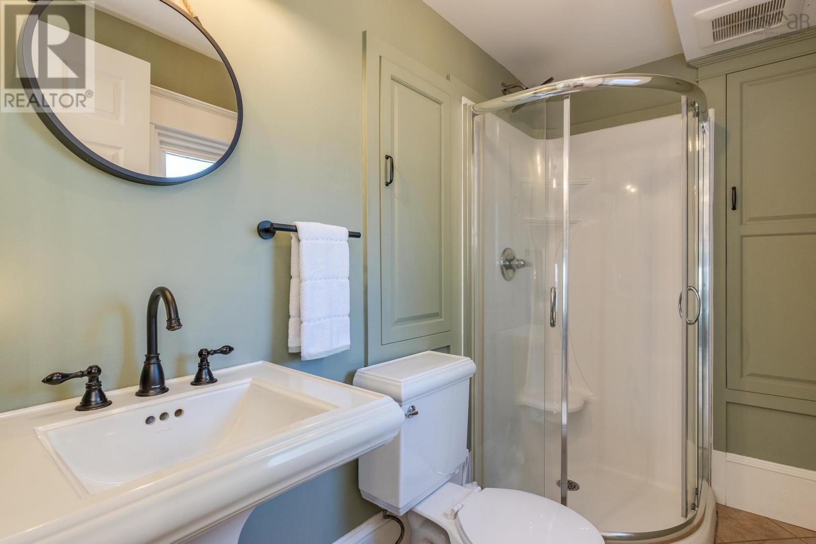 Property 20 of 51 of 57 Alexandra Avenue