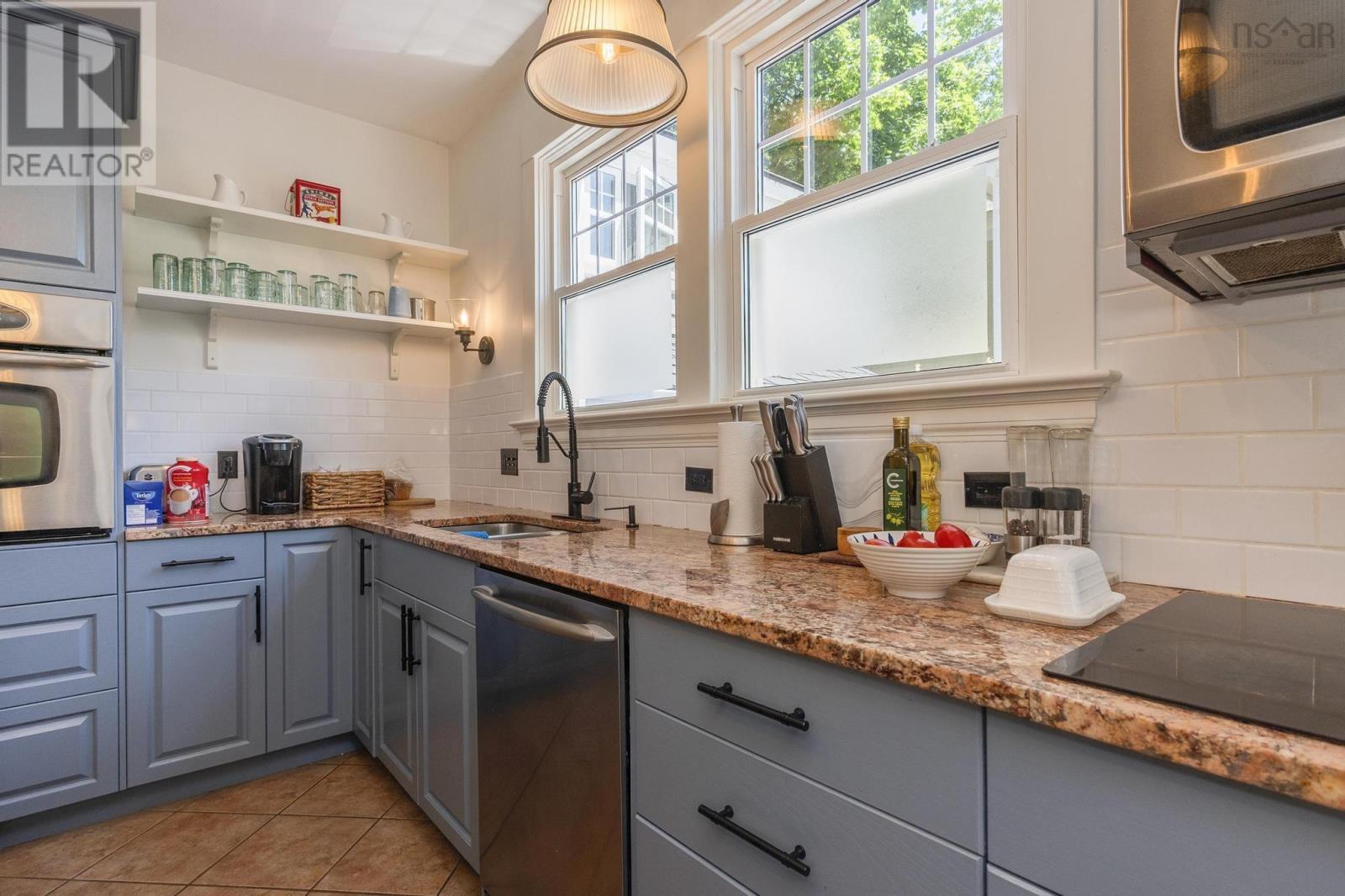 Property 19 of 51 of 57 Alexandra Avenue