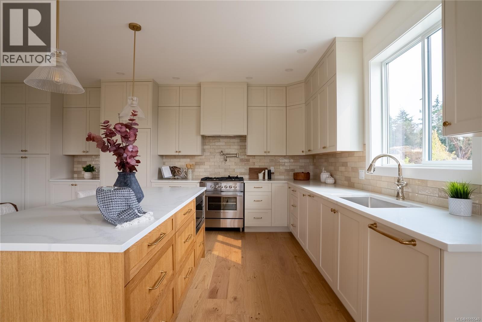  665 Madrona Place, Langford