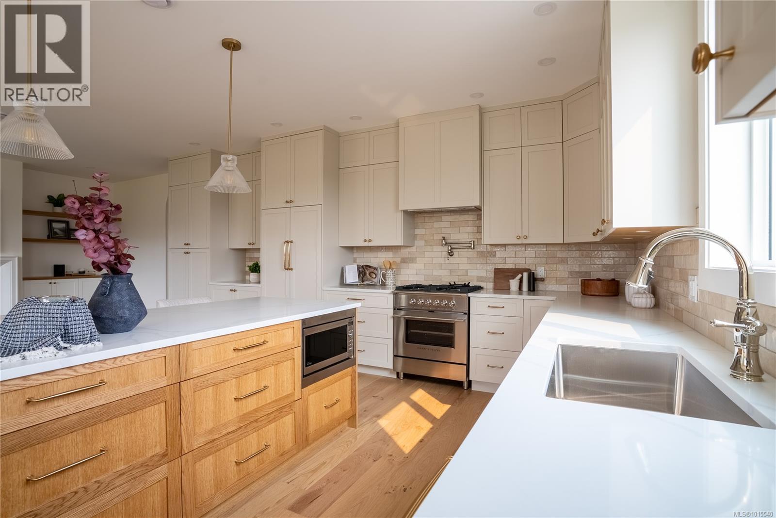  665 Madrona Place, Langford