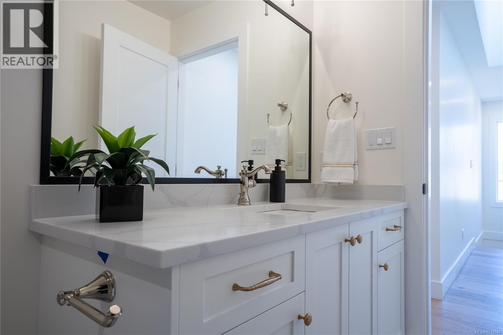  665 Madrona Place, Langford