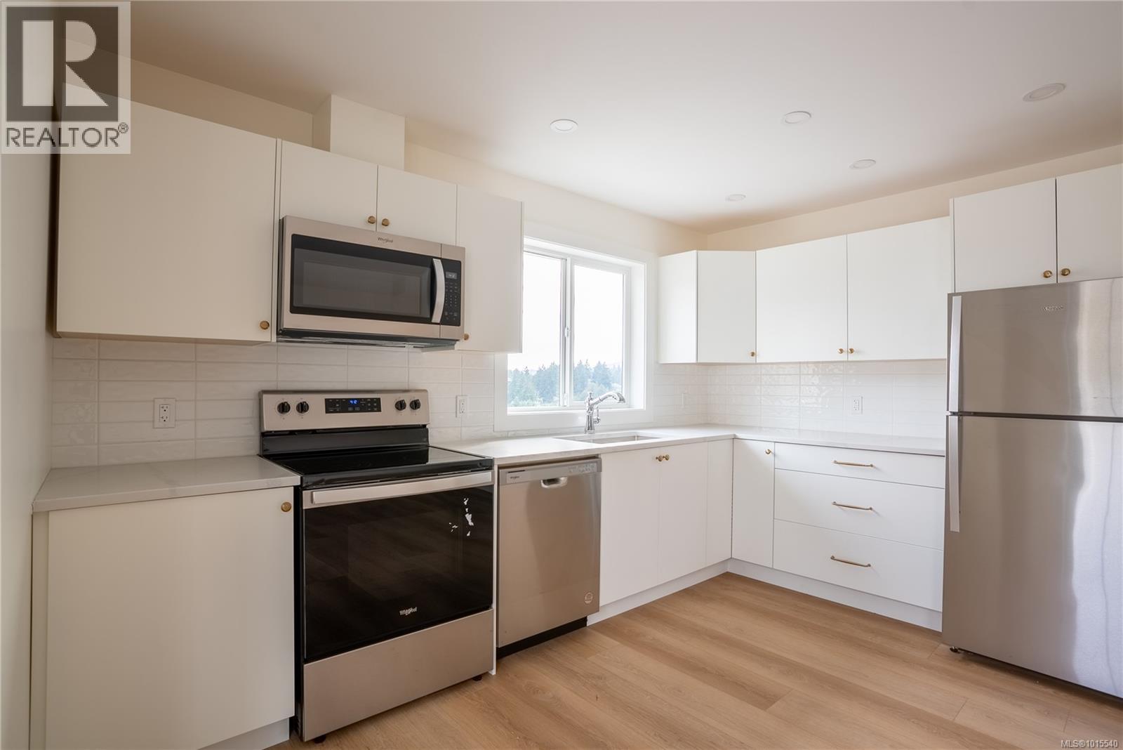  665 Madrona Place, Langford