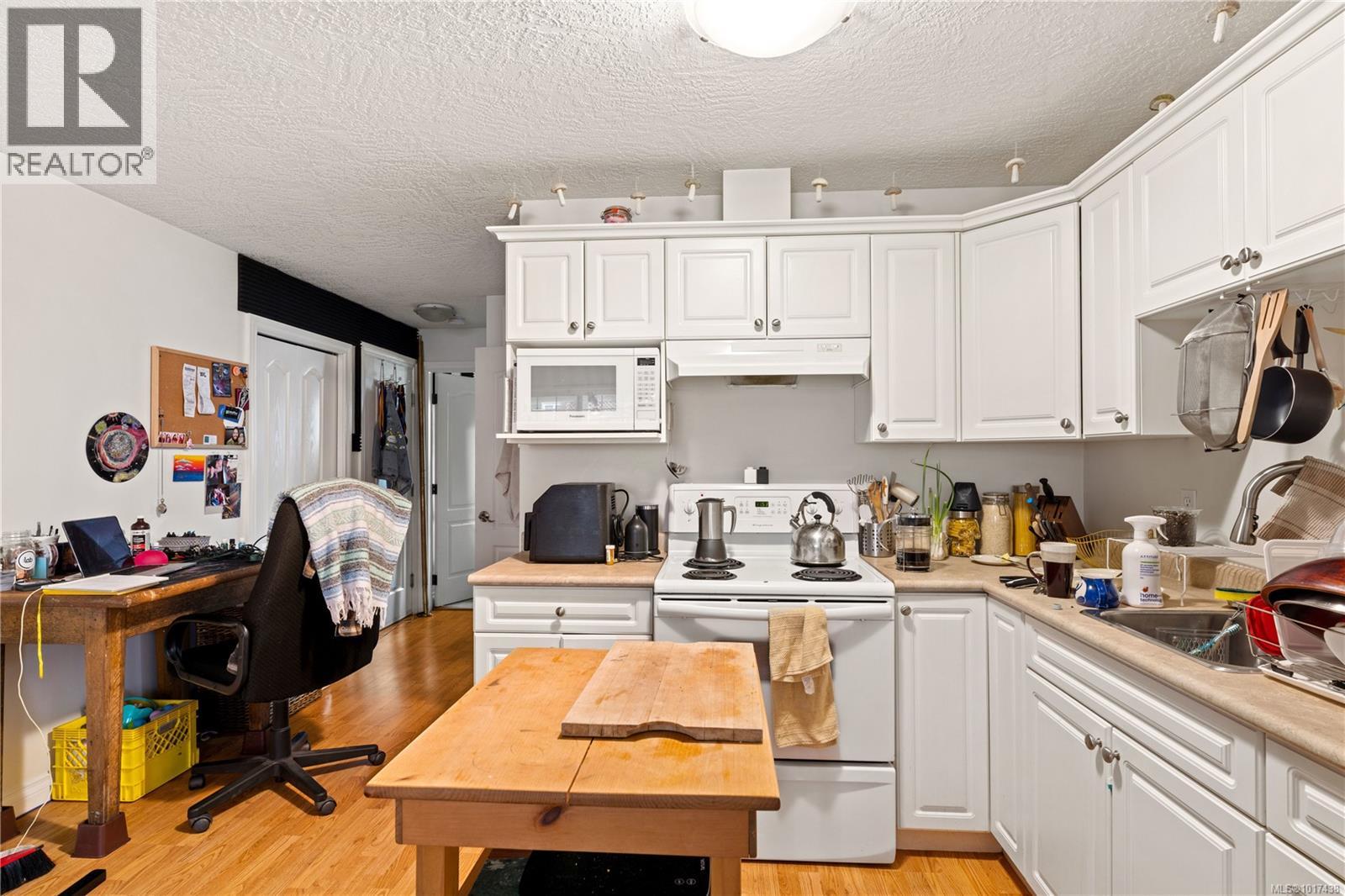  2168 Kingbird Drive, Langford
