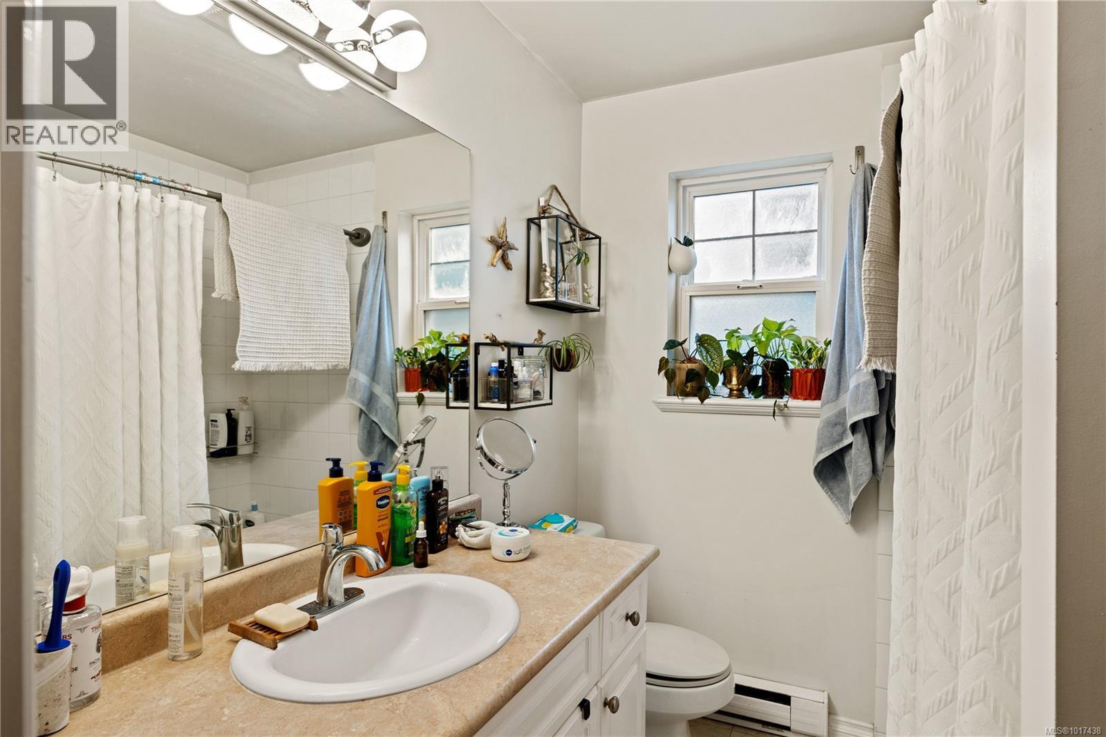  2168 Kingbird Drive, Langford