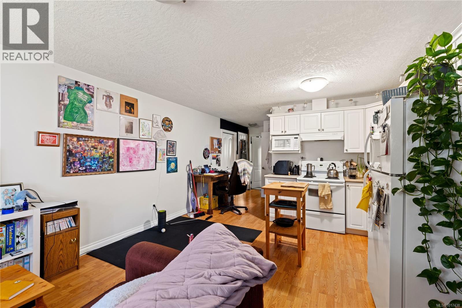  2168 Kingbird Drive, Langford