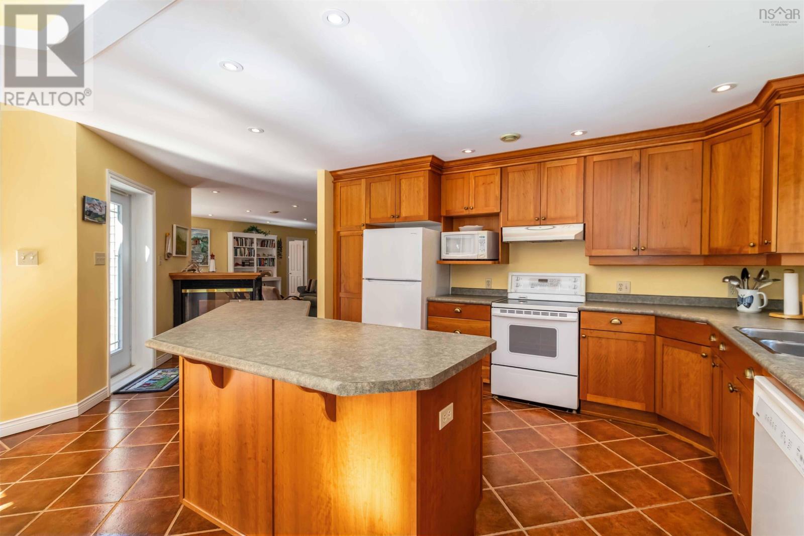 Property 12 of 35 of 42 Pierce Point Road