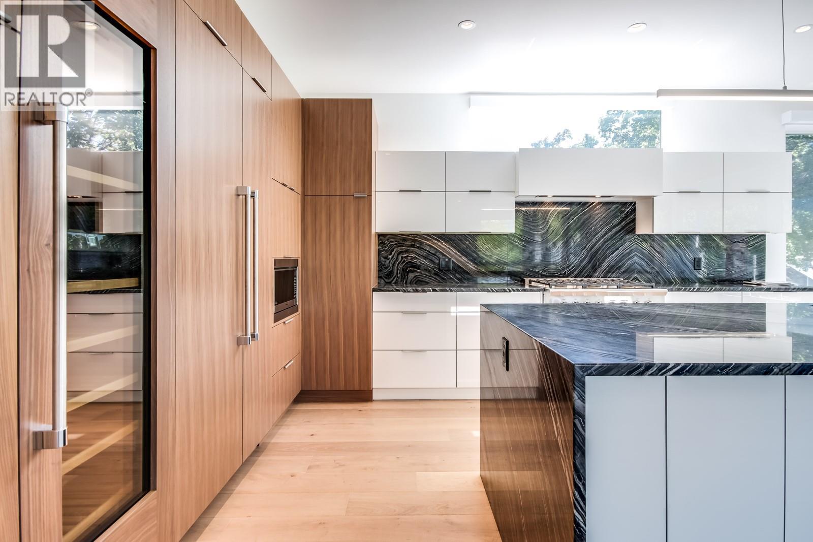 201 2630 Bath Street, Kelowna