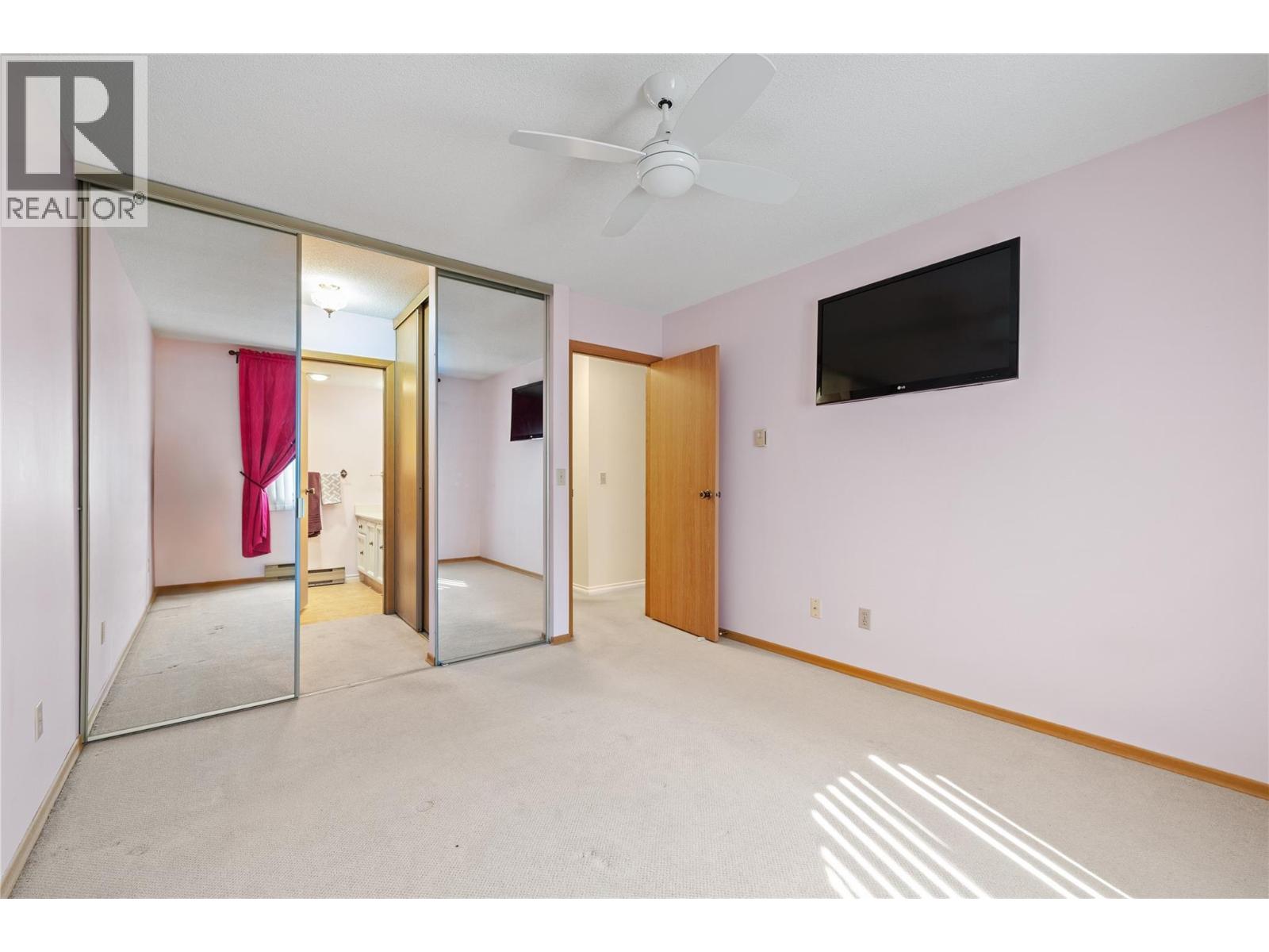 104 1035 Bernard Avenue, Kelowna
