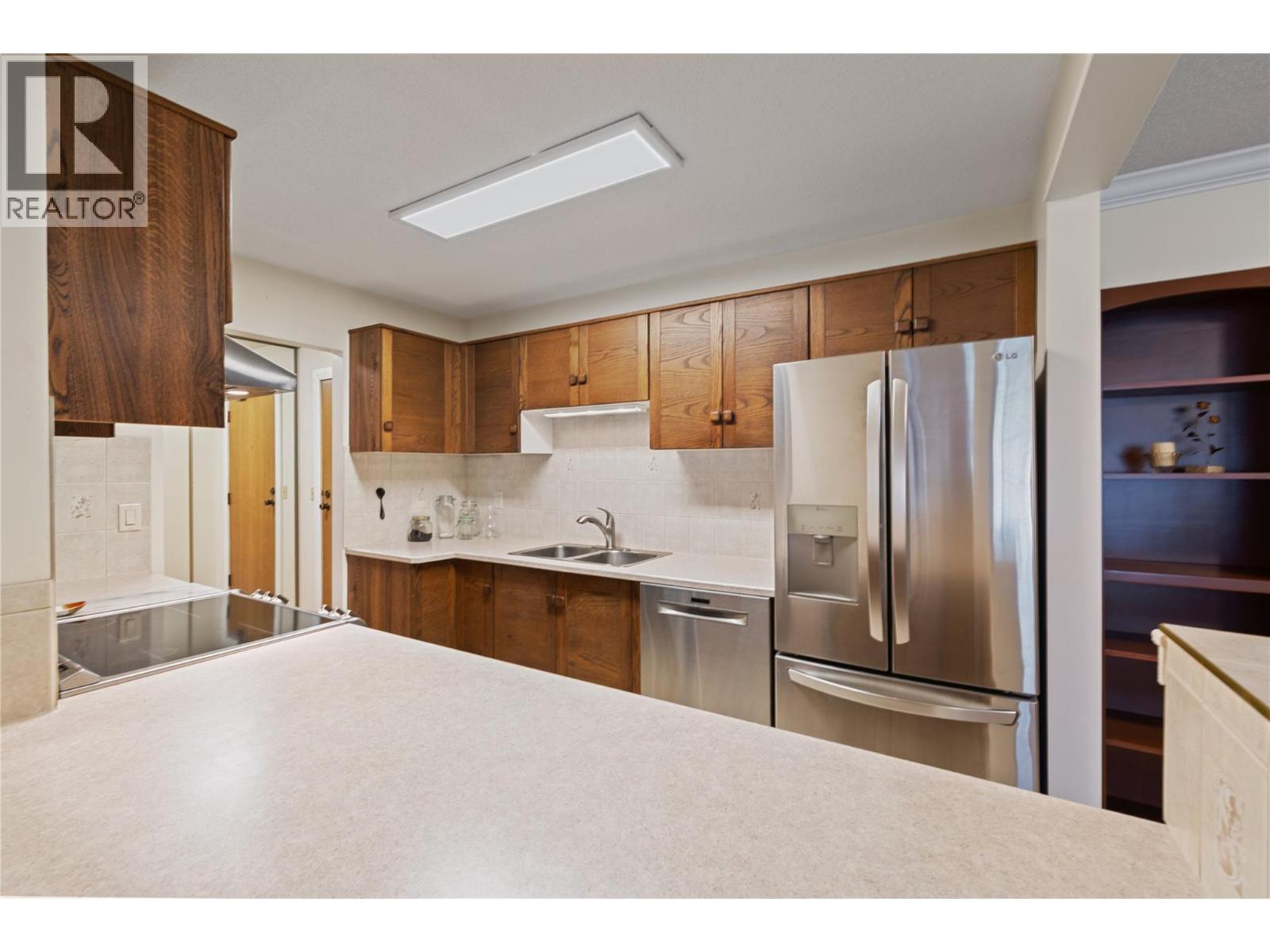 104 1035 Bernard Avenue, Kelowna