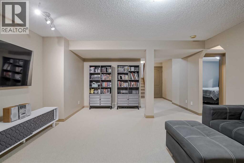 Single Family House 5 Level for Sale in  Kincora Park NW Kincora Calgary 