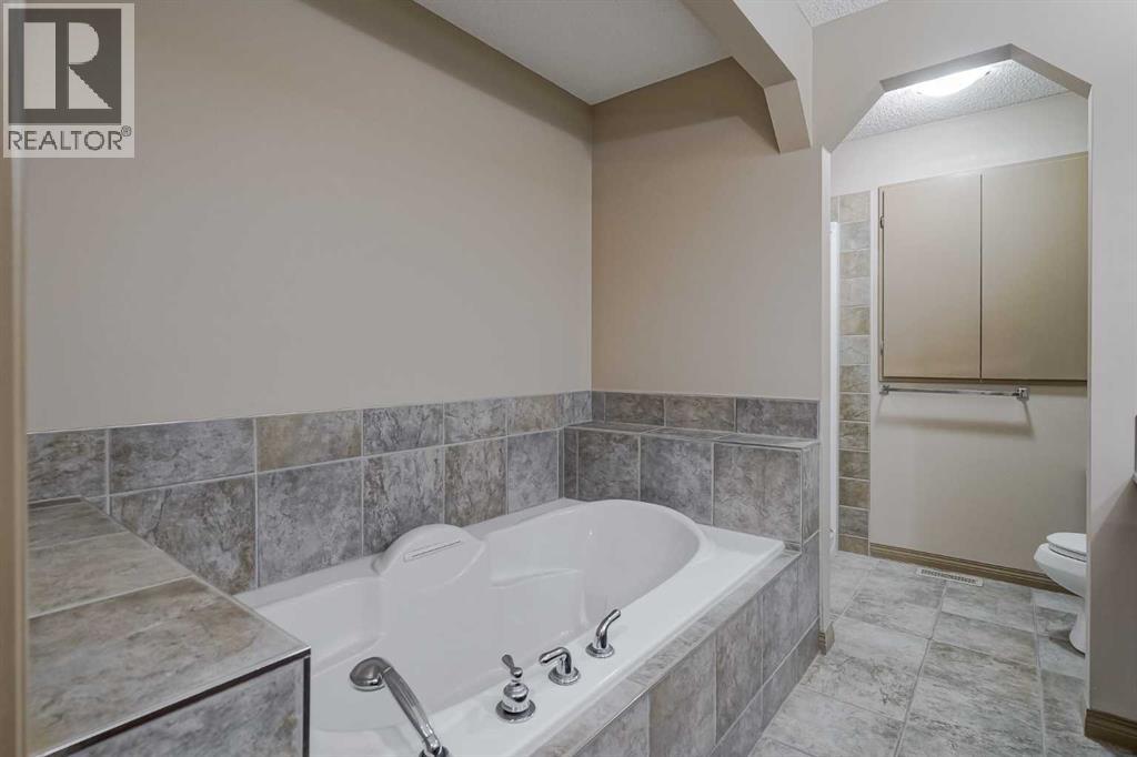 Single Family House 5 Level for Sale in  Kincora Park NW Kincora Calgary 