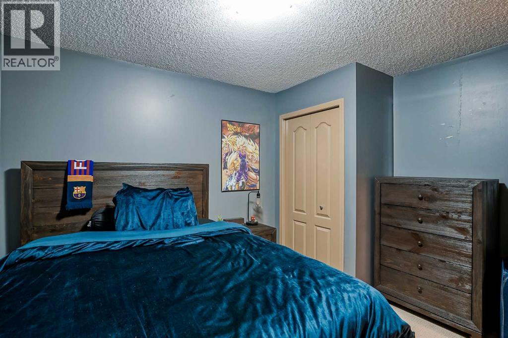 Single Family House 5 Level for Sale in  Kincora Park NW Kincora Calgary 