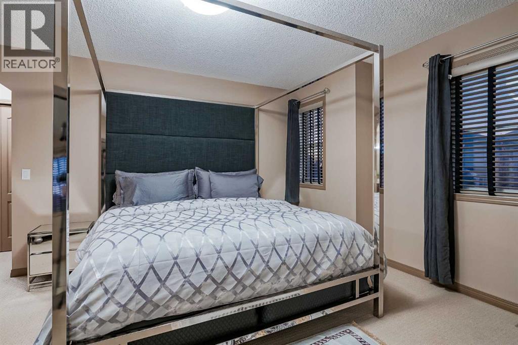 Single Family House 5 Level for Sale in  Kincora Park NW Kincora Calgary 