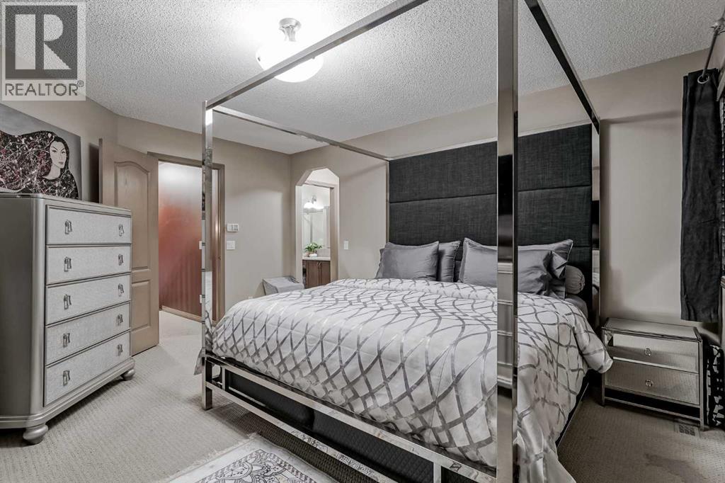 Single Family House 5 Level for Sale in  Kincora Park NW Kincora Calgary 