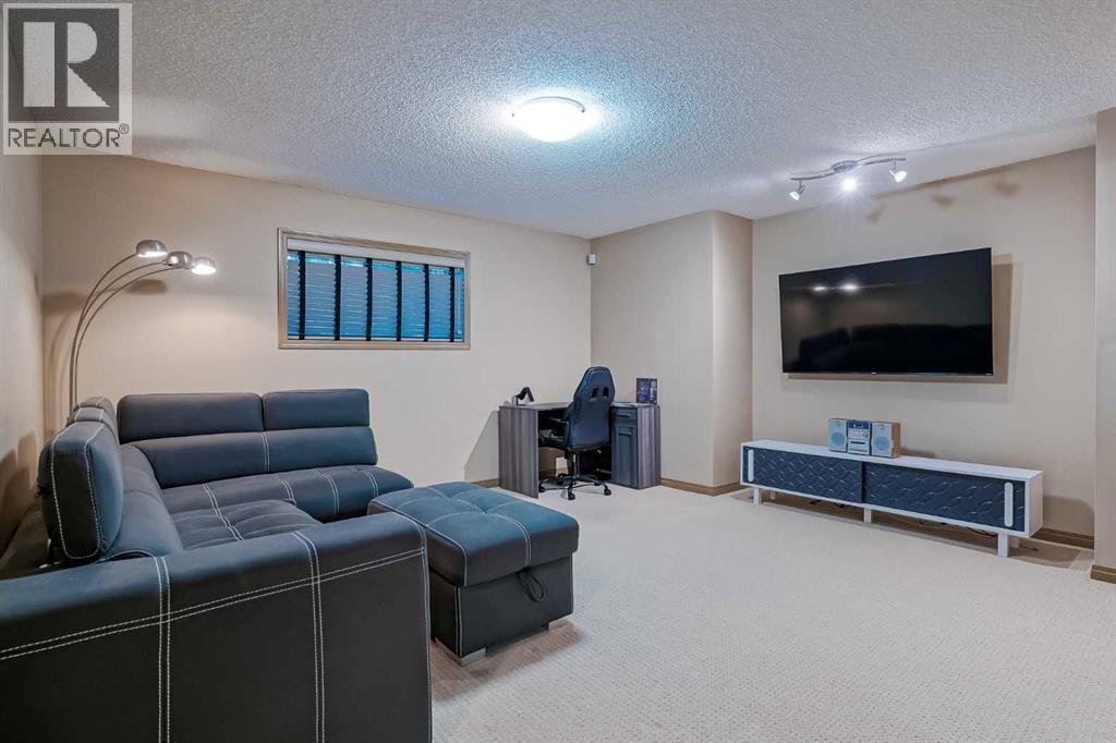 Single Family House 5 Level for Sale in  Kincora Park NW Kincora Calgary 