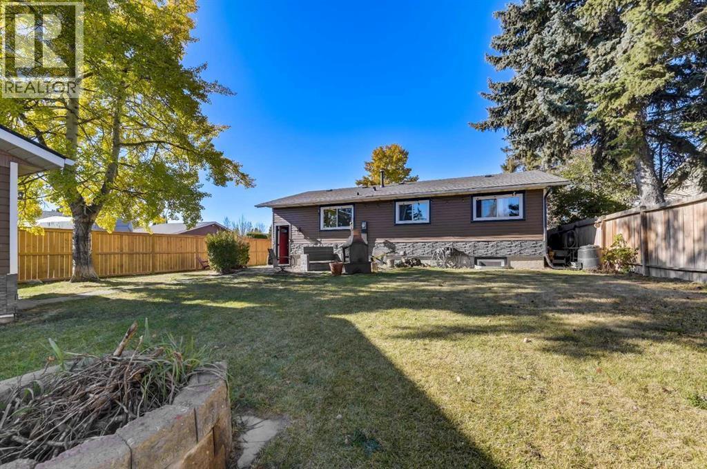 Single Family House Bungalow for Sale in  Queensland Drive SE Queensland Calgary 