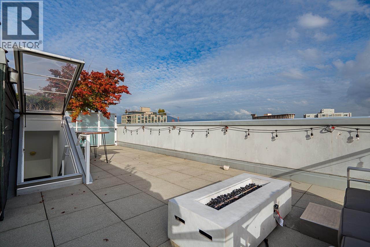 PH609 53 W HASTINGS STREET, Vancouver