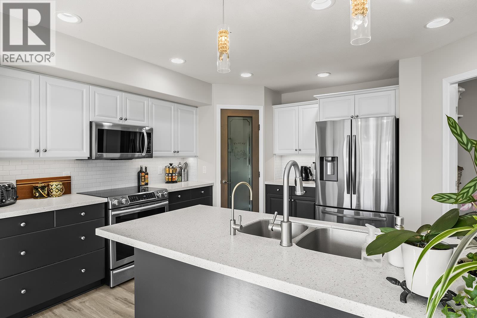  2031 Rosealee Lane, West Kelowna