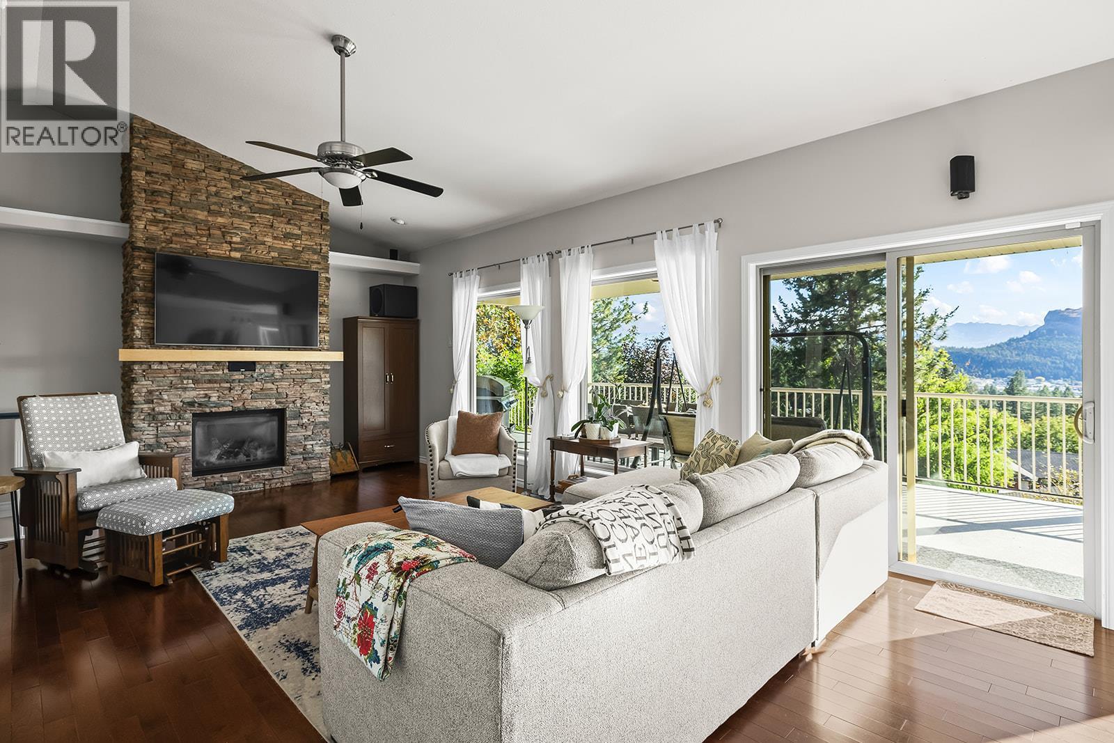  2031 Rosealee Lane, West Kelowna