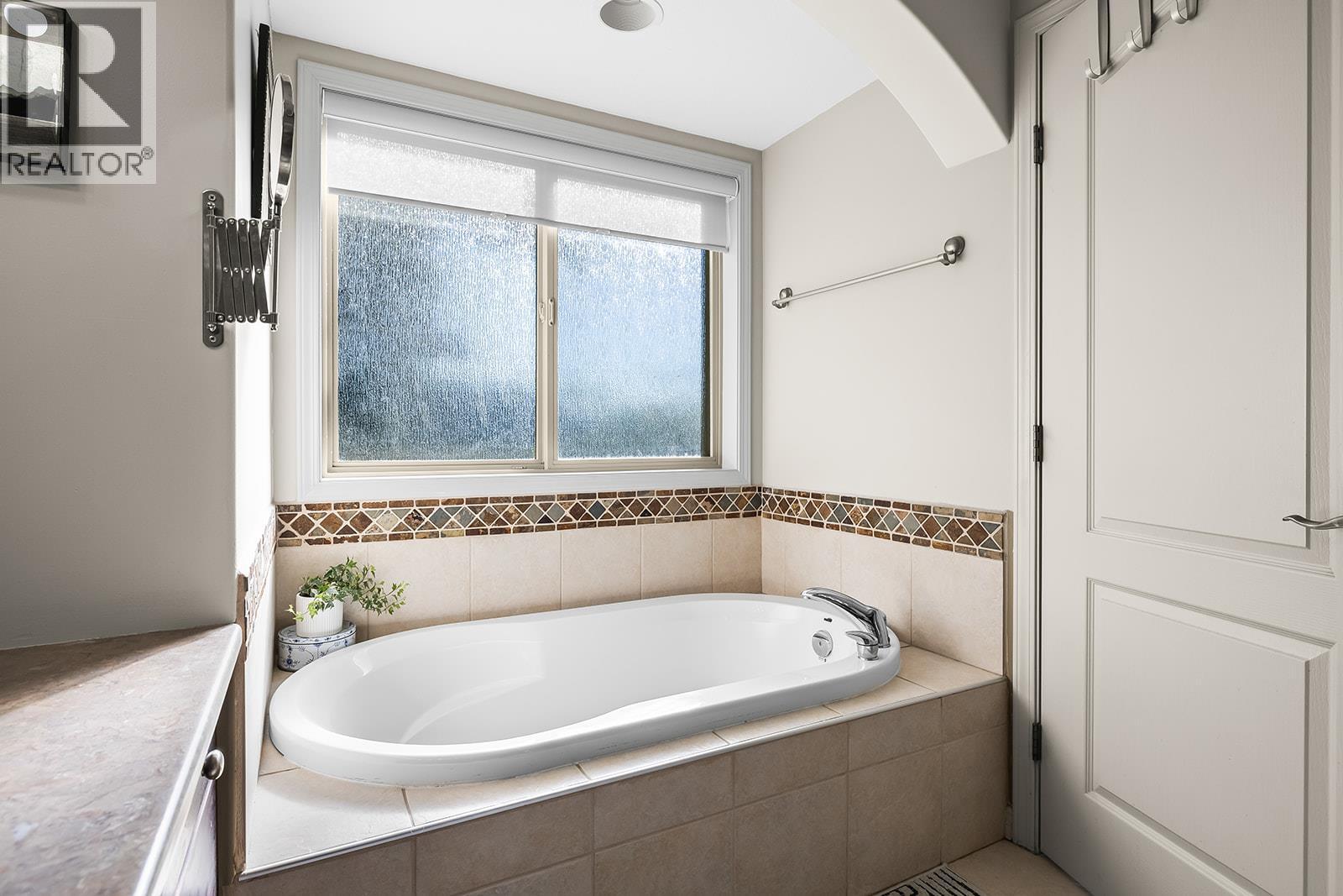  2031 Rosealee Lane, West Kelowna
