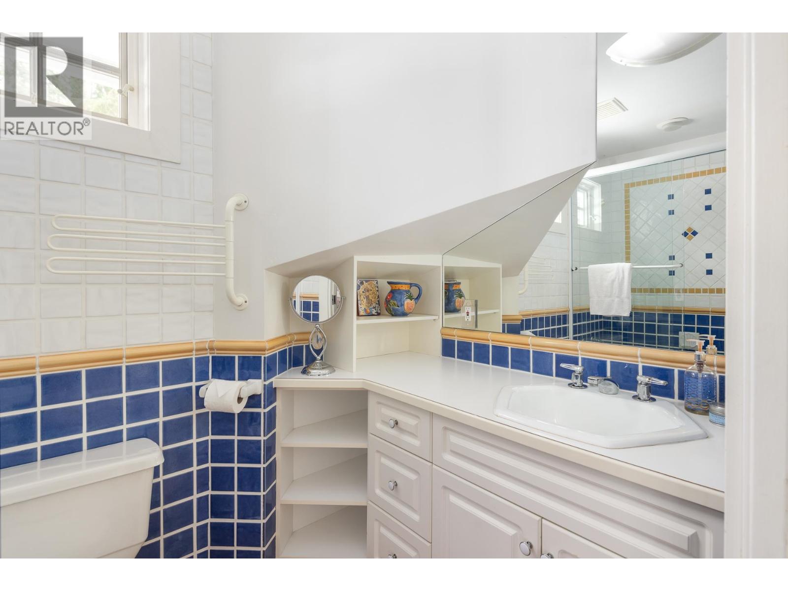 4708 DOGWOOD LANE, West Vancouver