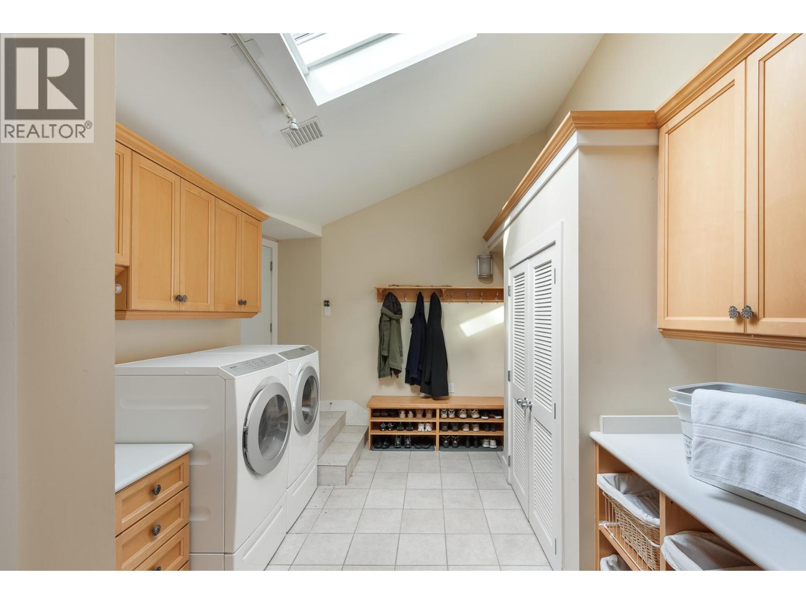 4708 DOGWOOD LANE, West Vancouver