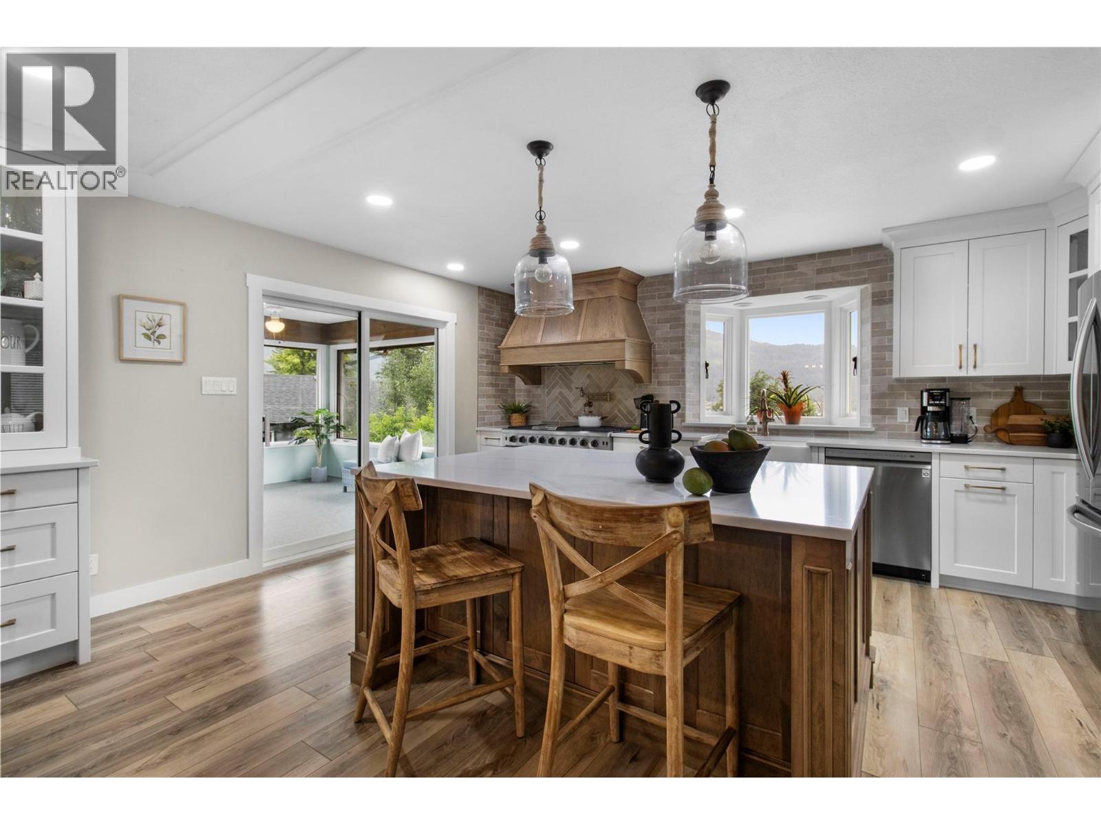 2484 Sunrise Boulevard, Blind Bay