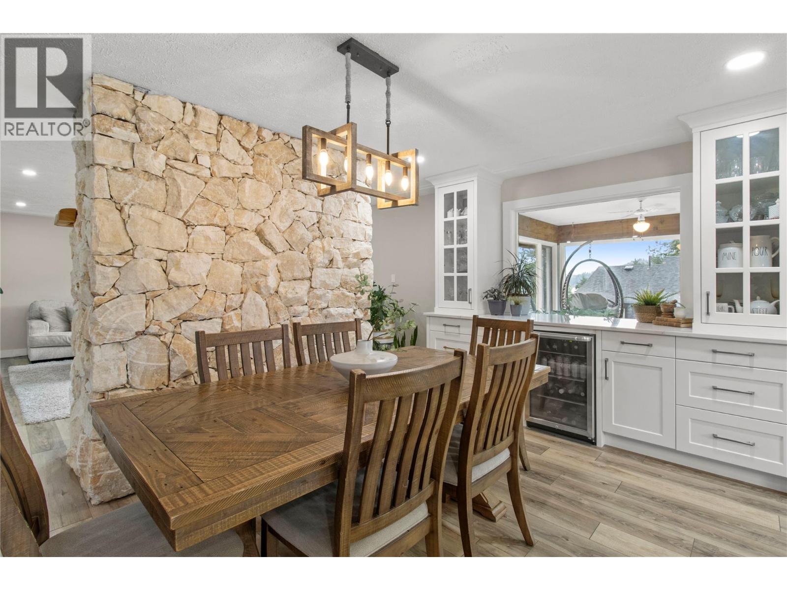 2484 Sunrise Boulevard, Blind Bay