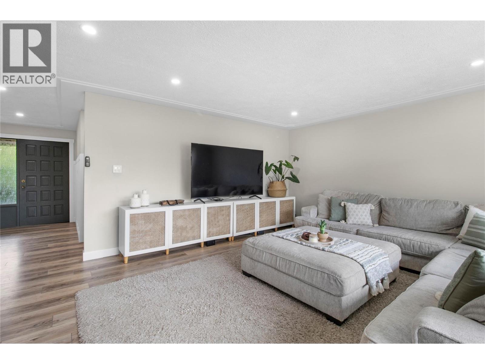 2484 Sunrise Boulevard, Blind Bay