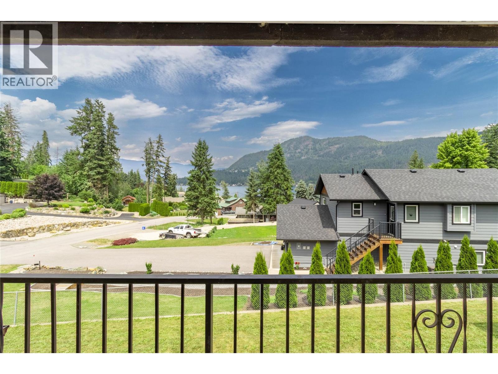 2484 Sunrise Boulevard, Blind Bay