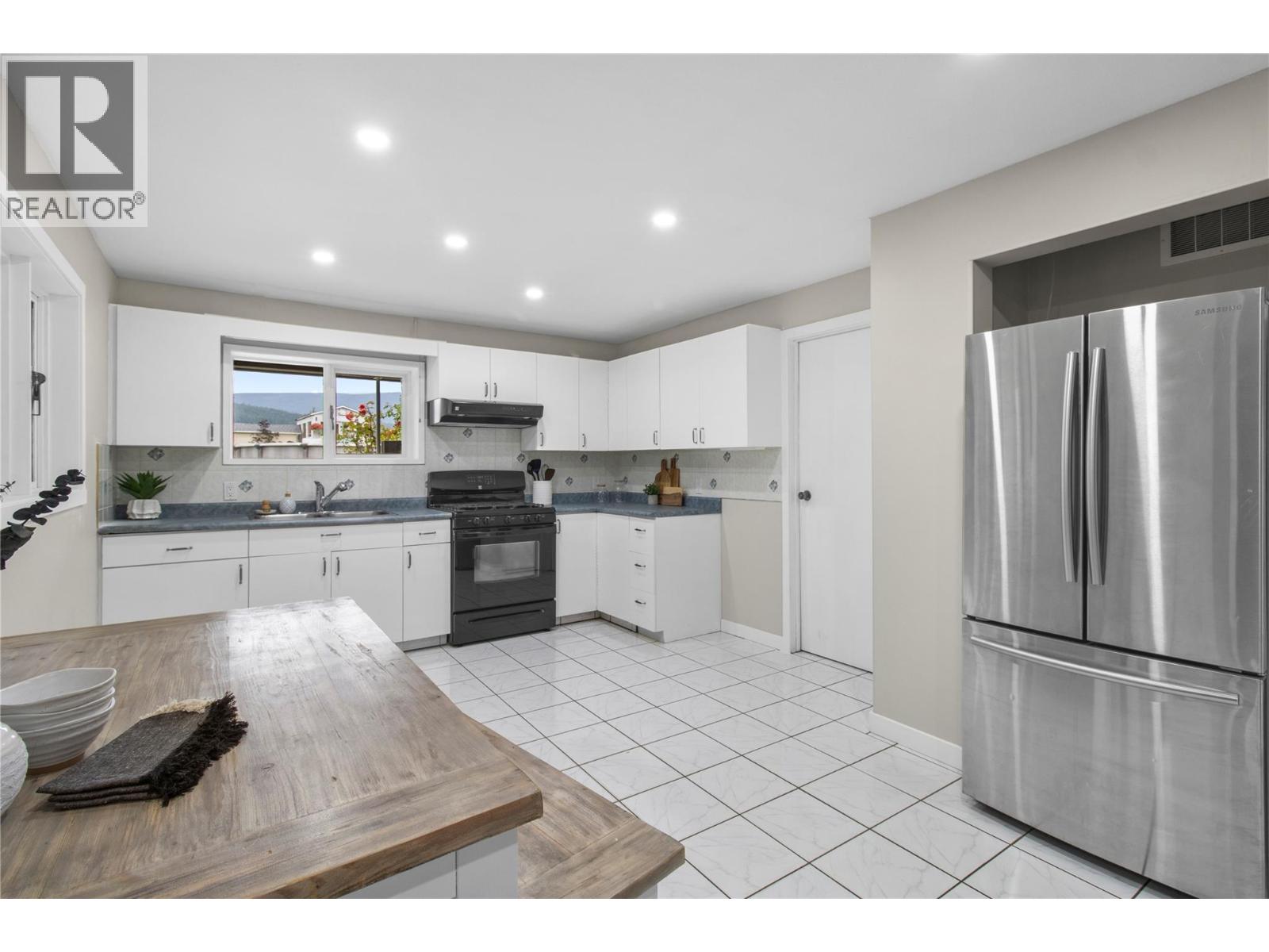 2484 Sunrise Boulevard, Blind Bay