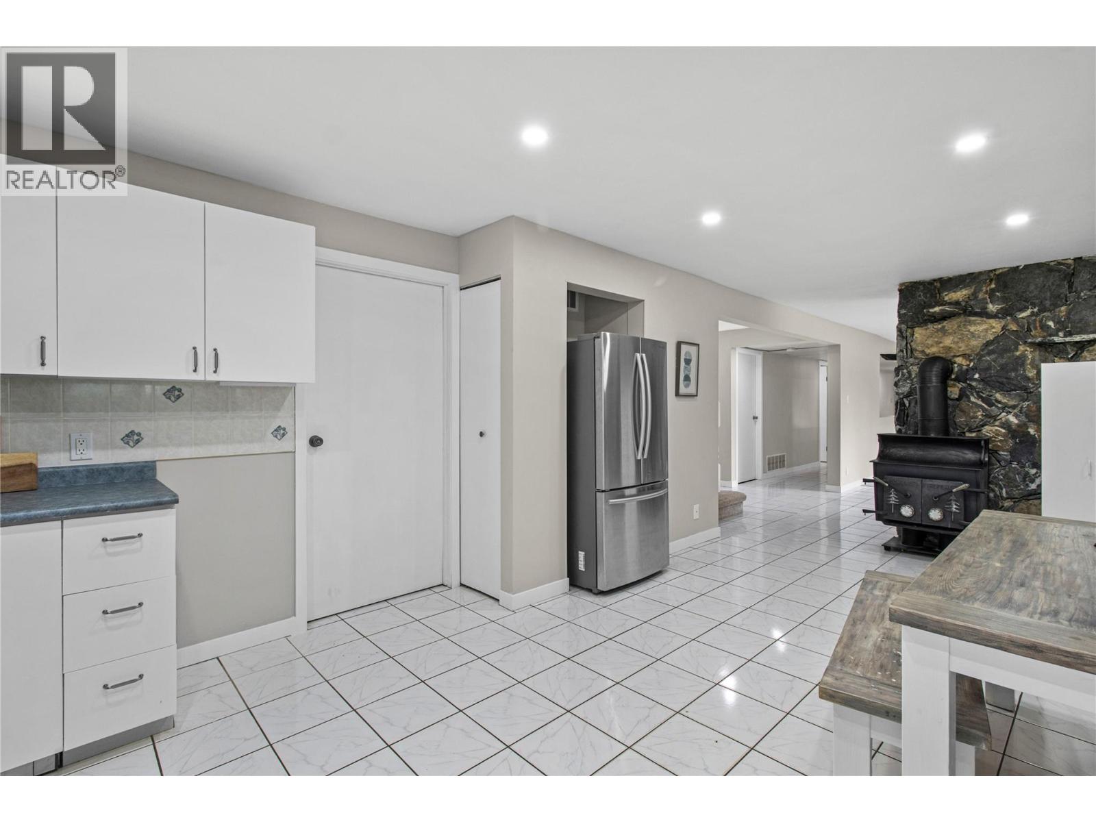 2484 Sunrise Boulevard, Blind Bay